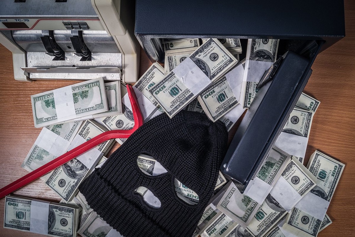 ograblenie-banka-252042