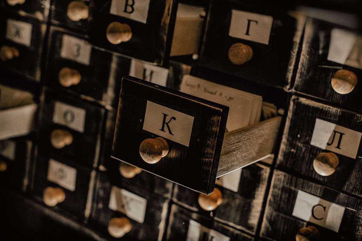 metro-2033-biblioteka-imlenina-